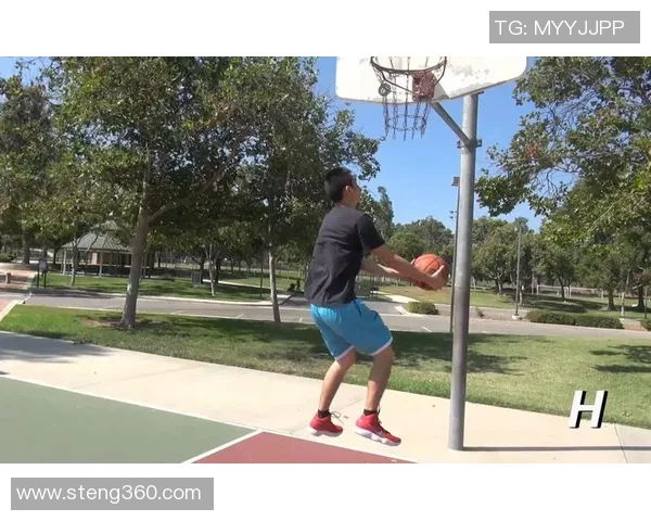 篮球明星拉杆上篮技巧详解助你轻松掌握完美上篮动作